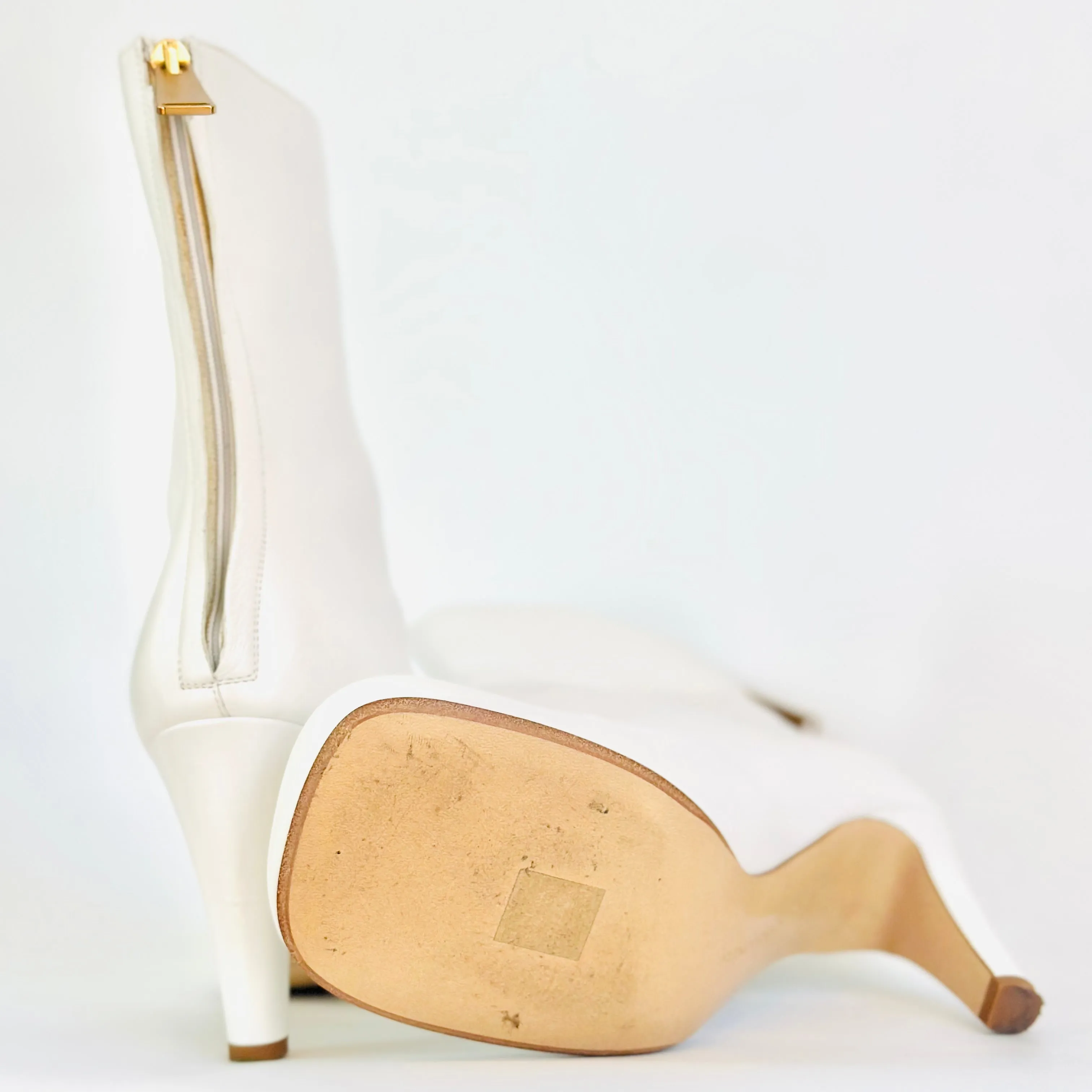 BOTTEGA VENETA - QHITE LEATHER ANKLE BOOTS QITH GOLD ZIPPER SIZE 39 EU