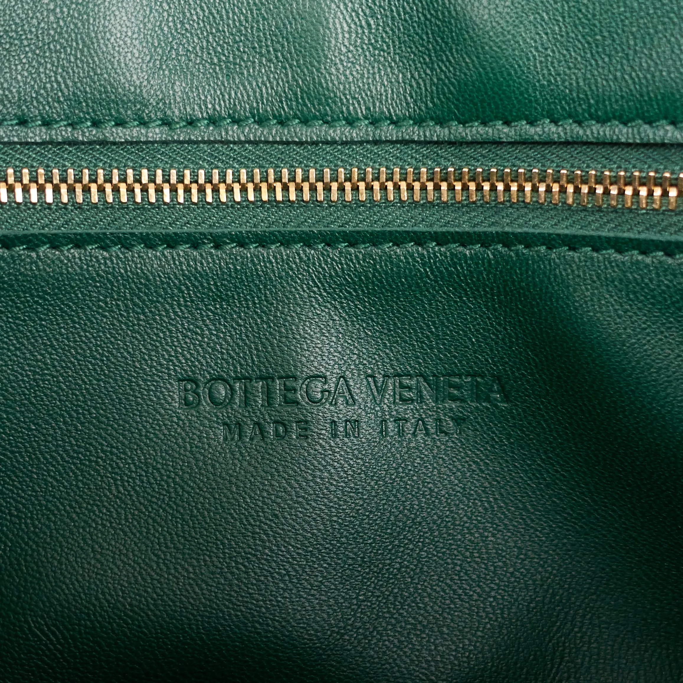 Cassette Intrecciato Leather Maxi Crossbody Bag