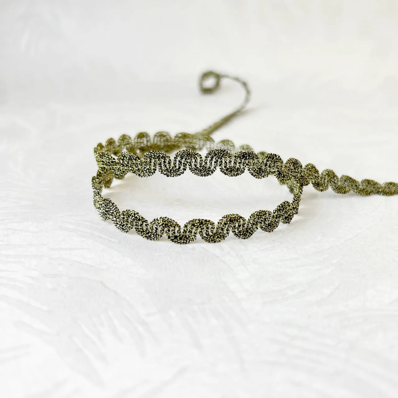 Delicate Metallic Wavy Trim - Multiple Colors