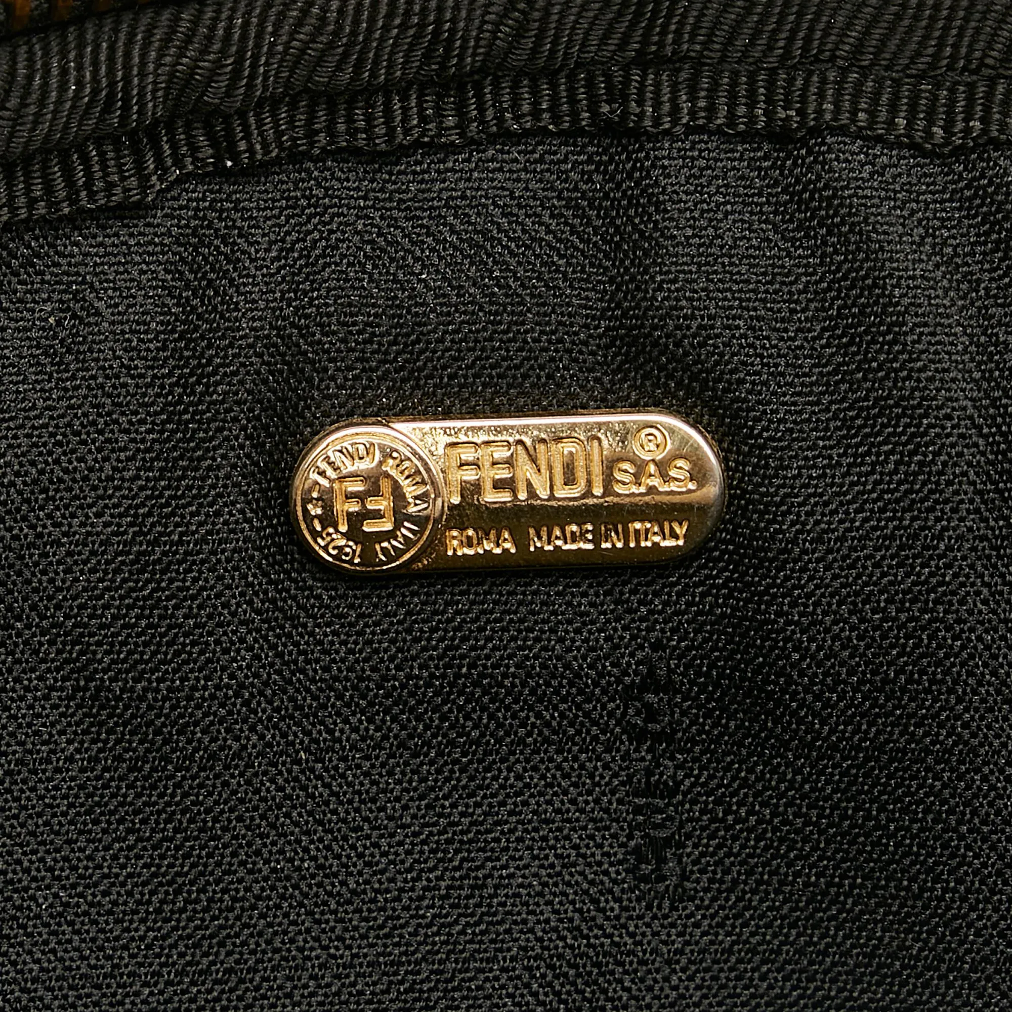 Fendi Pequin Crossbody (SHG-Y9PLx9)