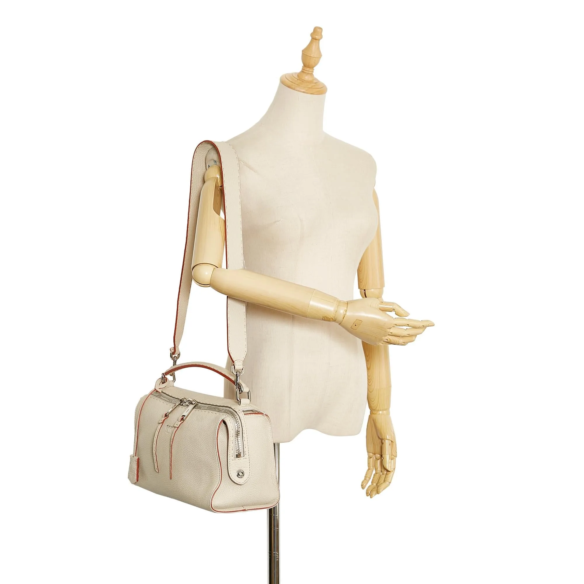 Fendi Selleria Lei Satchel (SHG-InhbUG)
