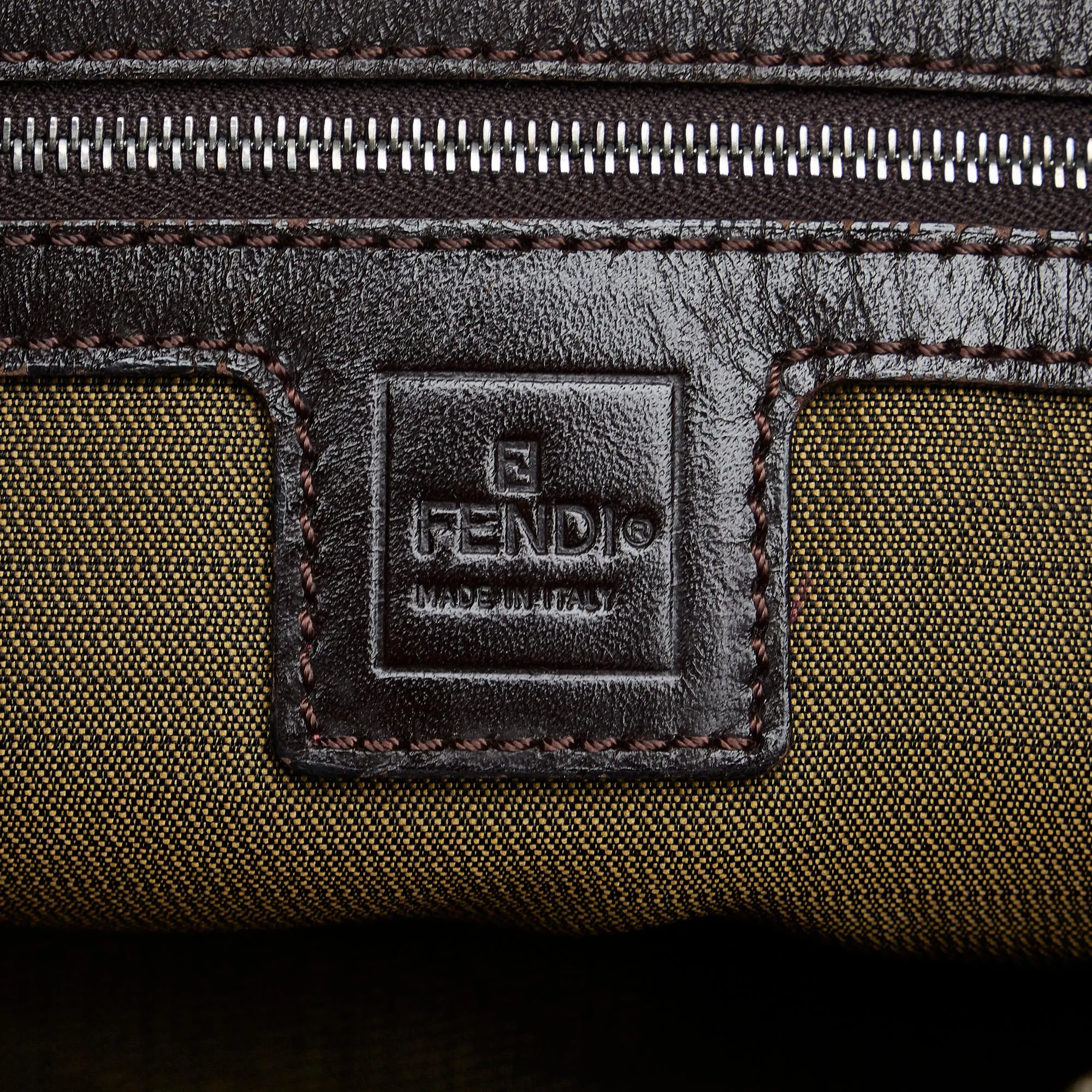 Fendi Zucca Mamma Baguette (SHG-JMl4Np)