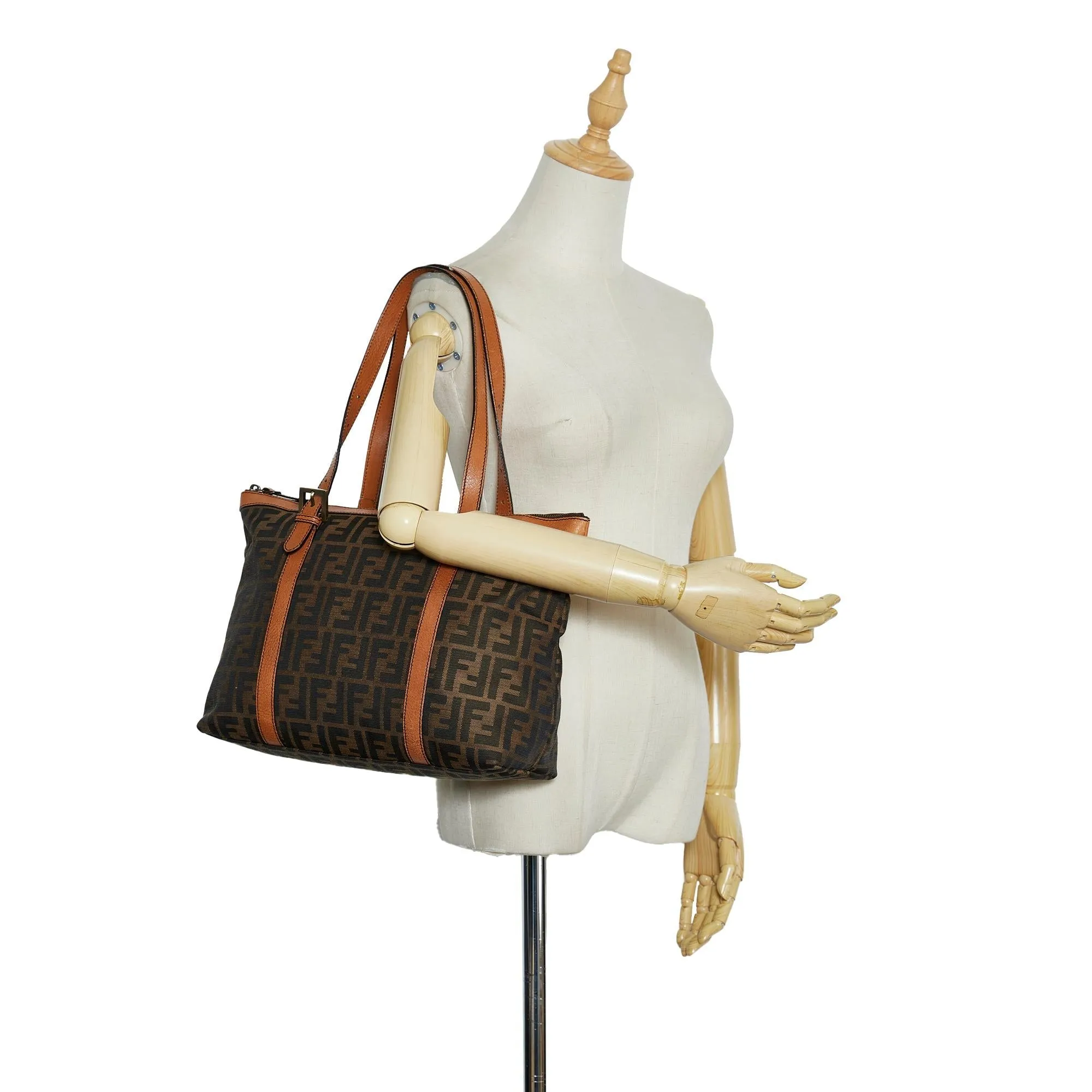Fendi Zucca Tote Bag (SHG-EpE93I)