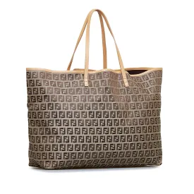 Fendi Zucchino Roll Tote (SHG-XScaCT)