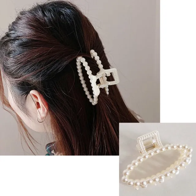ON-TREND HAIR ACCESSORIES