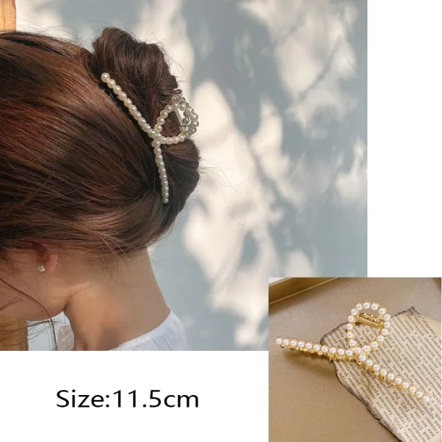 ON-TREND HAIR ACCESSORIES