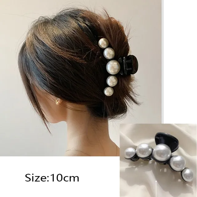 ON-TREND HAIR ACCESSORIES