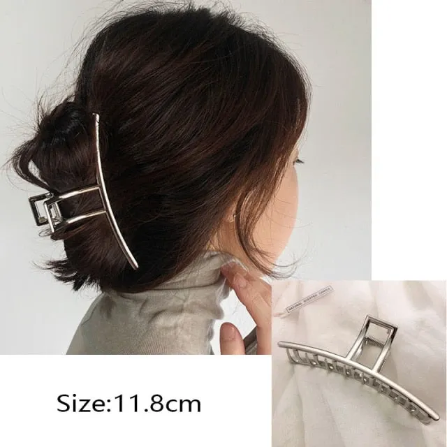 ON-TREND HAIR ACCESSORIES