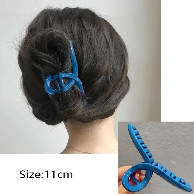 ON-TREND HAIR ACCESSORIES