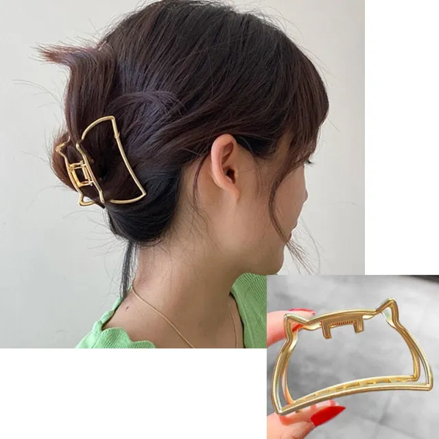 ON-TREND HAIR ACCESSORIES