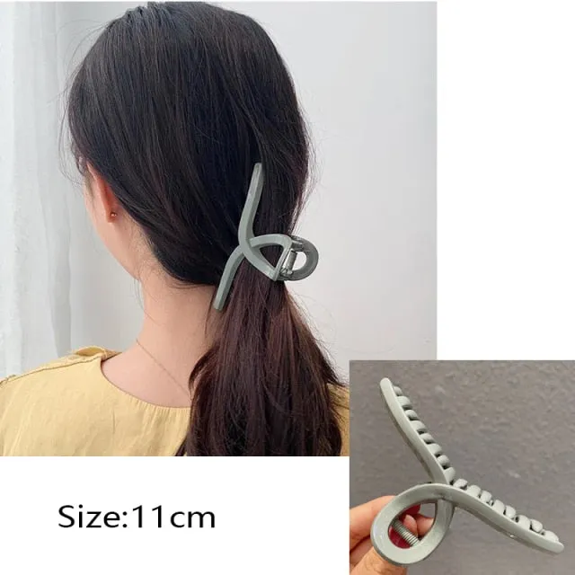 ON-TREND HAIR ACCESSORIES