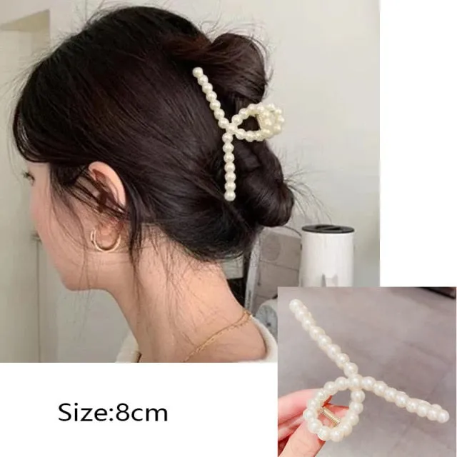 ON-TREND HAIR ACCESSORIES
