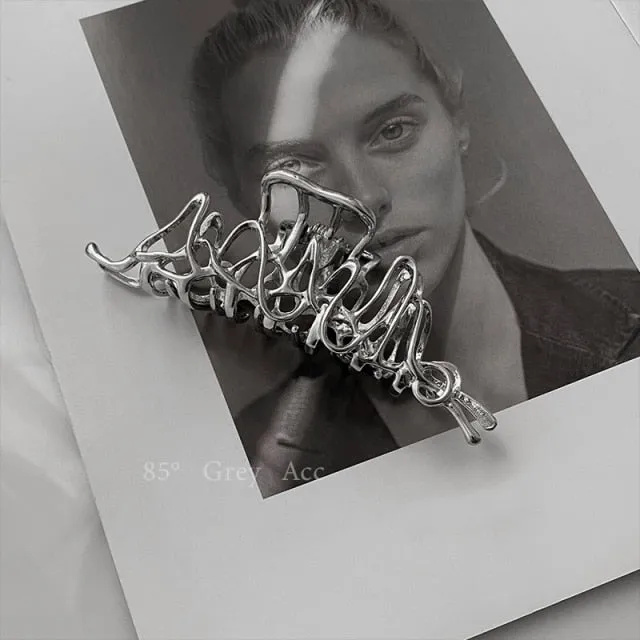 ON-TREND HAIR ACCESSORIES