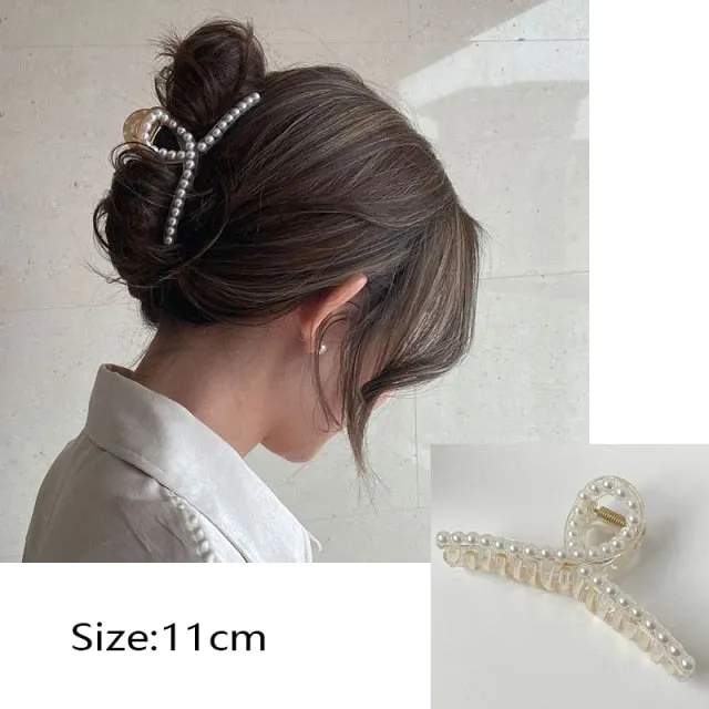 ON-TREND HAIR ACCESSORIES