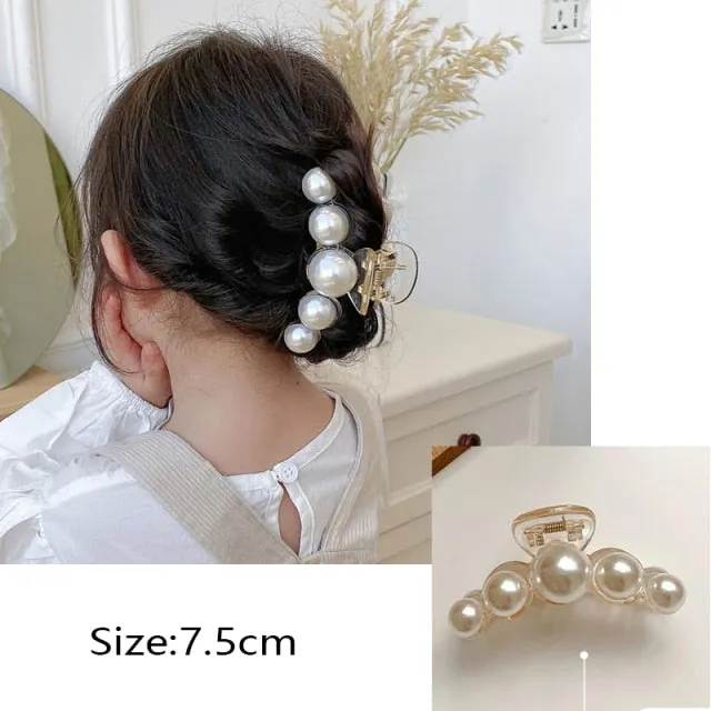 ON-TREND HAIR ACCESSORIES