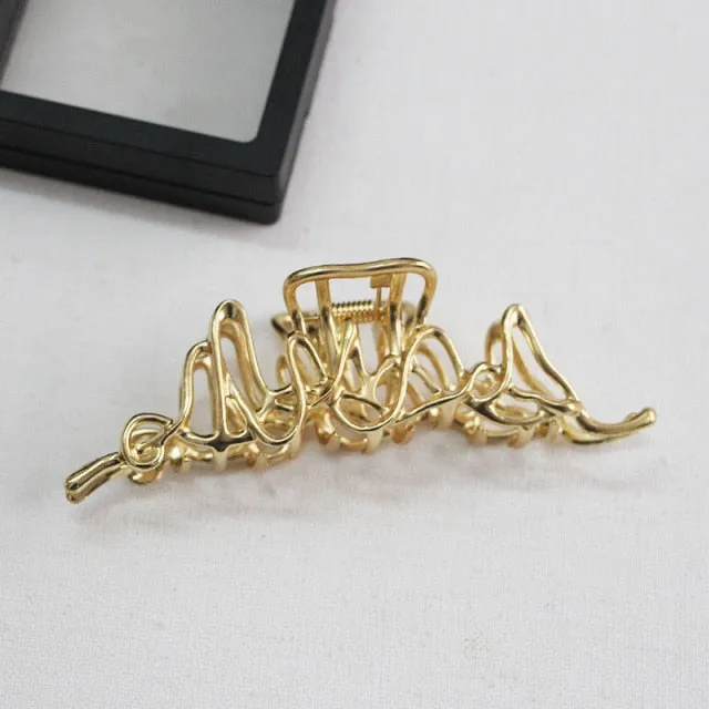 ON-TREND HAIR ACCESSORIES