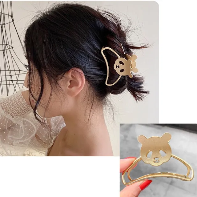 ON-TREND HAIR ACCESSORIES