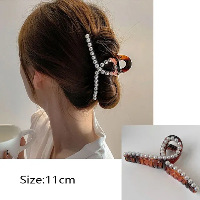 ON-TREND HAIR ACCESSORIES