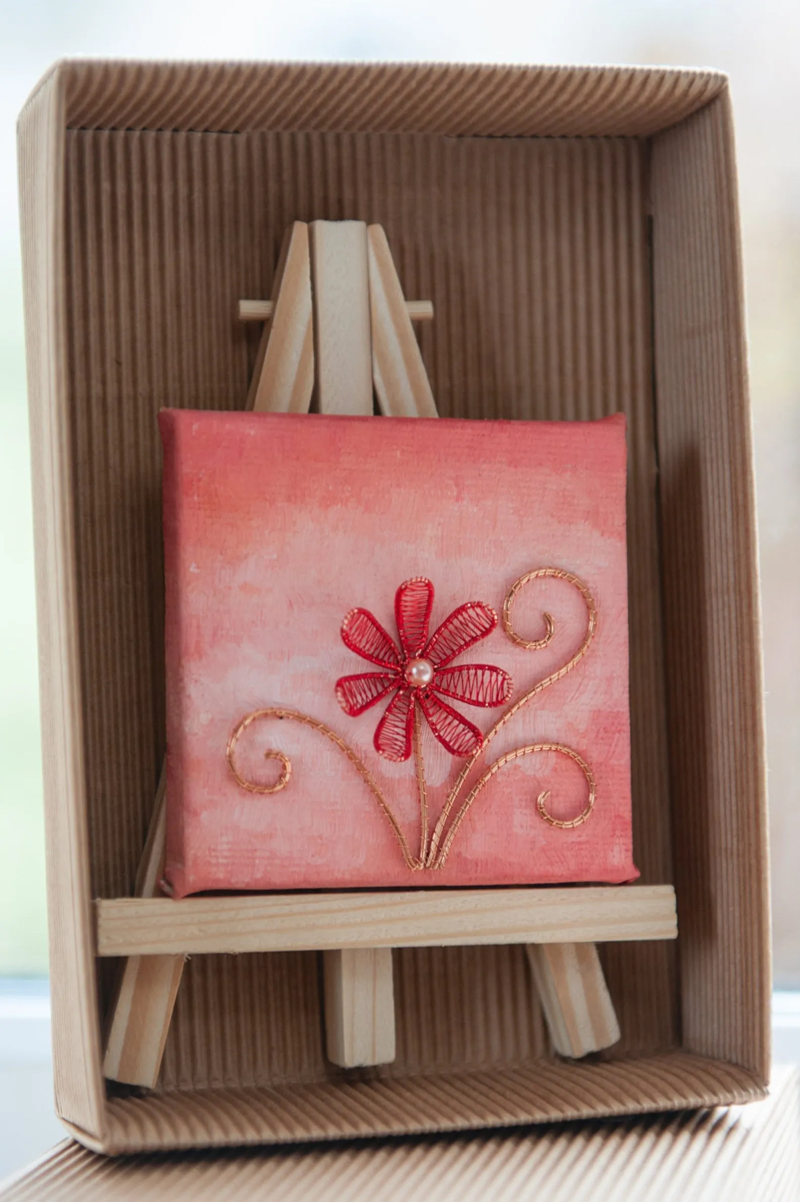 Red Flower on Red-Pink Mini Easel