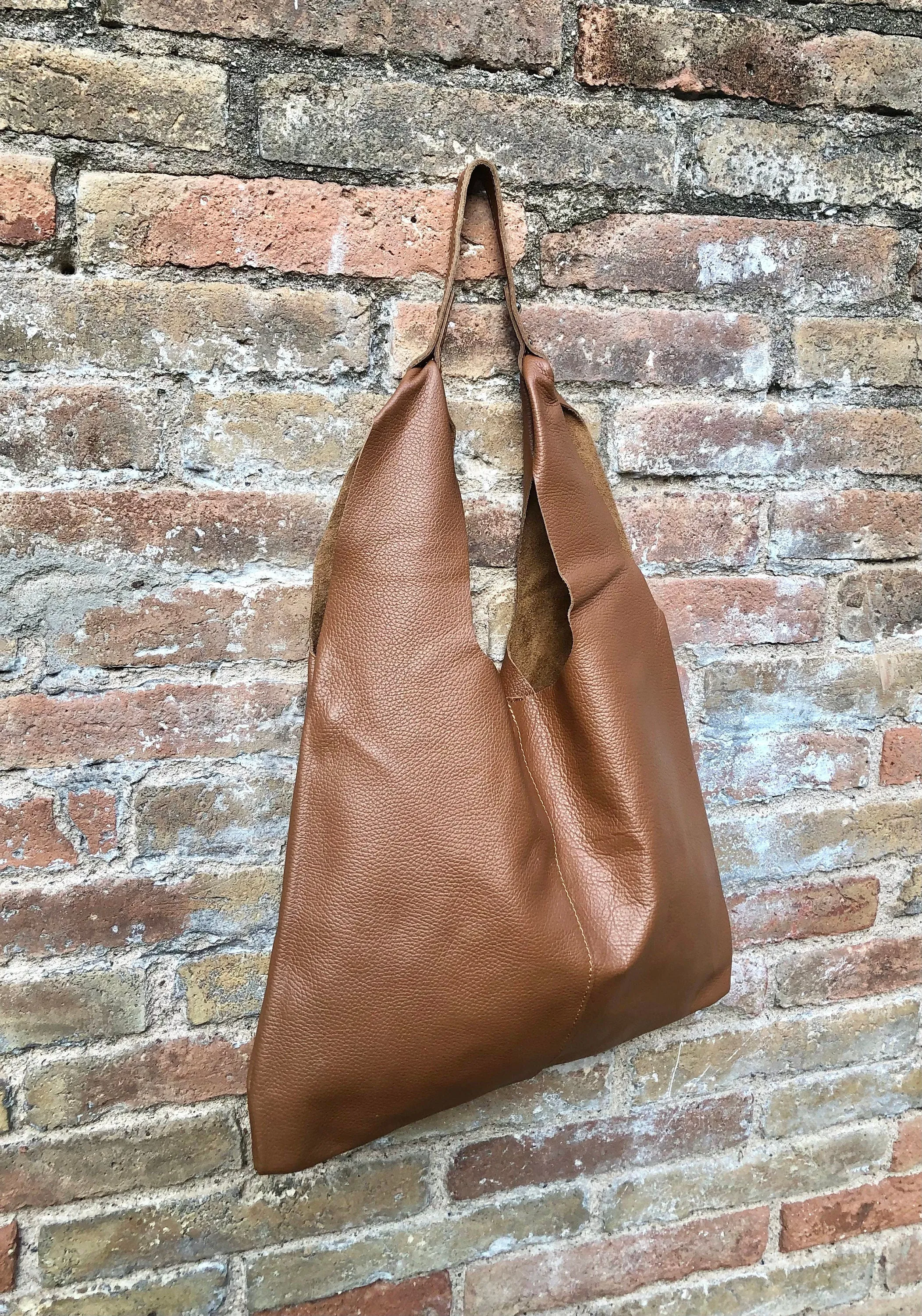 Shoulder leather bag in CAMEL brown. Genuine leather shopper in saddle brown. Soft naturalleather  Carry all bag for your laptop, books etc