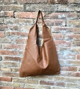 Shoulder leather bag in CAMEL brown. Genuine leather shopper in saddle brown. Soft naturalleather  Carry all bag for your laptop, books etc
