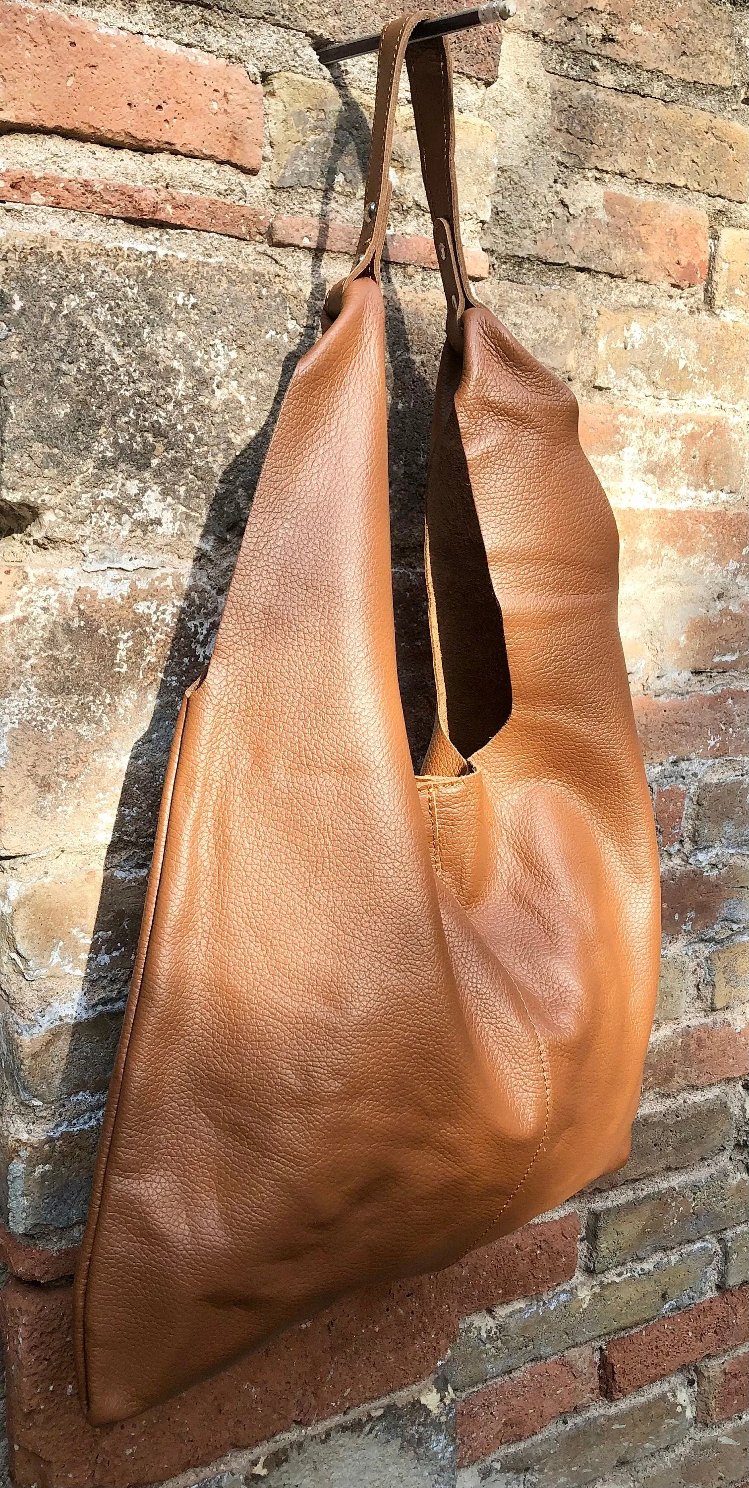 Shoulder leather bag in CAMEL brown. Genuine leather shopper in saddle brown. Soft naturalleather  Carry all bag for your laptop, books etc